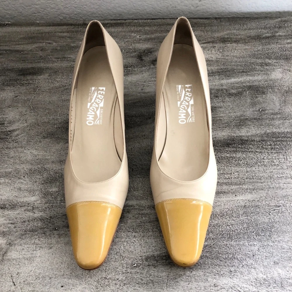 Salvatore Ferragamo Vintage Nude Color Block Heels - Picture 2 of 13